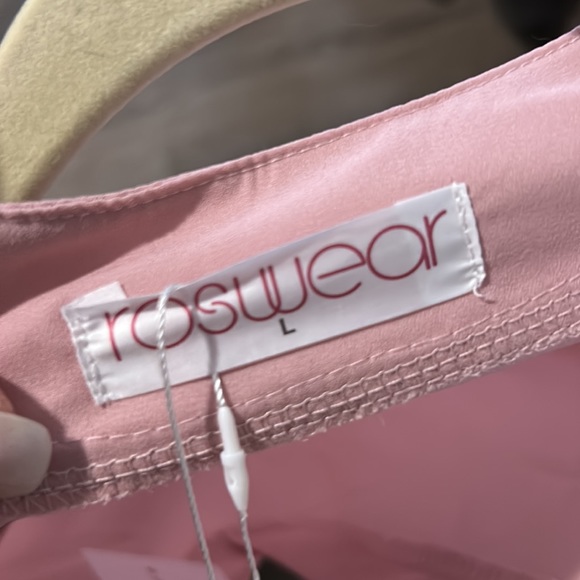 Pink blouse. - Picture 3 of 4